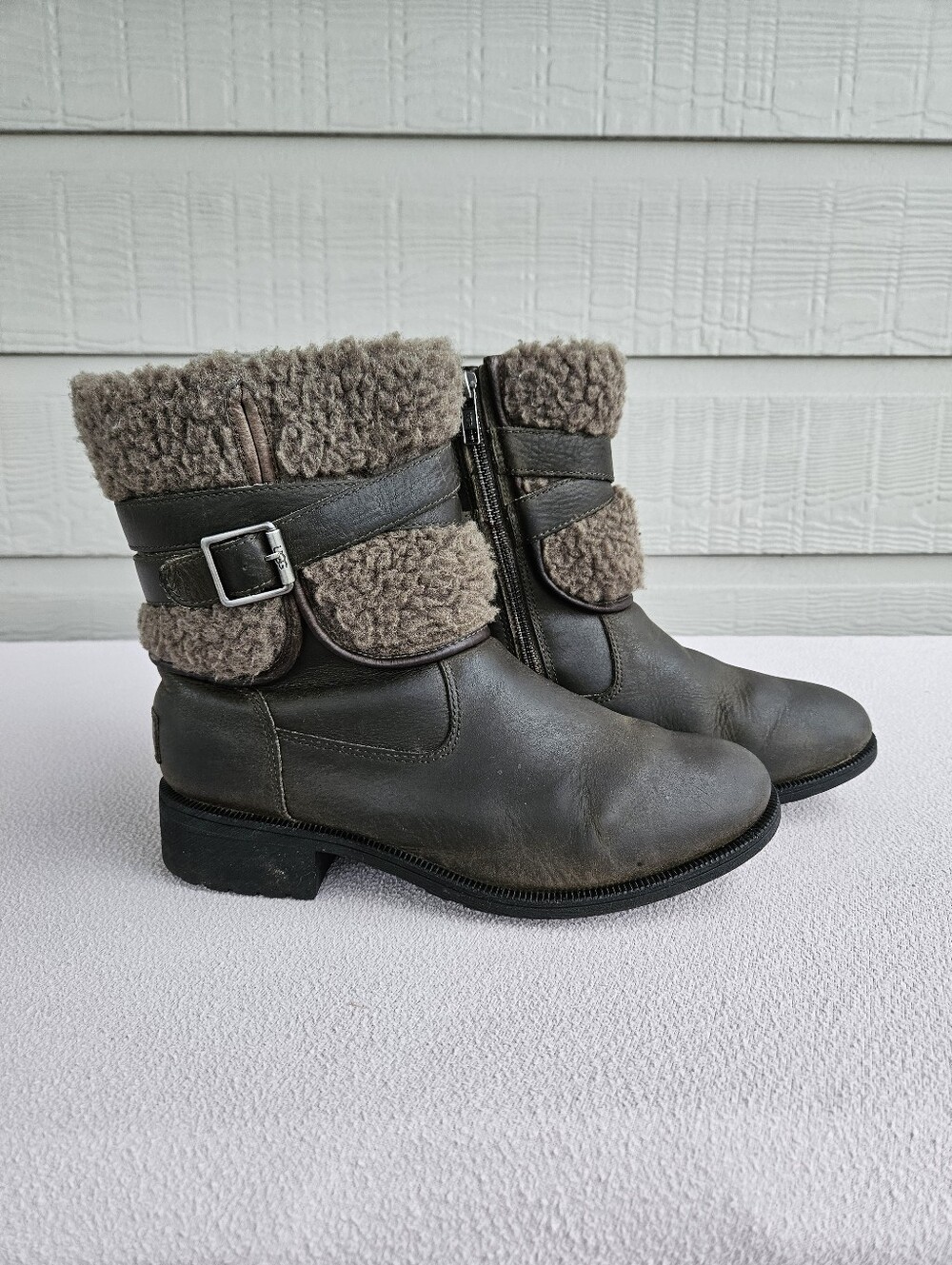 UGG Blayre III Ankle Boots Women SZ 8.5 Brown Water Resistant Leather Wool Cuff